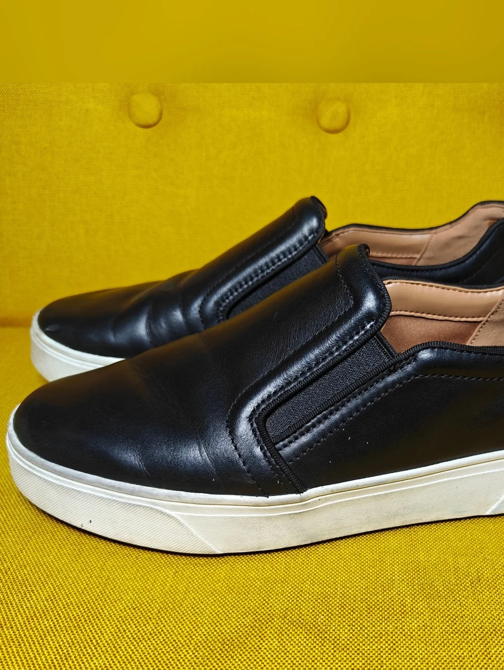Vionic Kimmie Sneaker Black Leather Slip On Loafer Black Comfy Women's Size 9